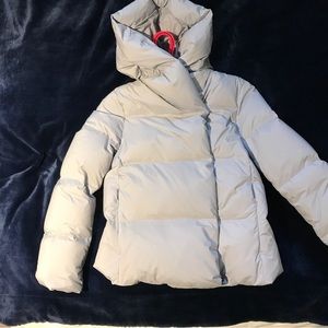Aritzia Duvet Puffer coat in Short - Pearl Grey (Pale Blue Gray) - XS